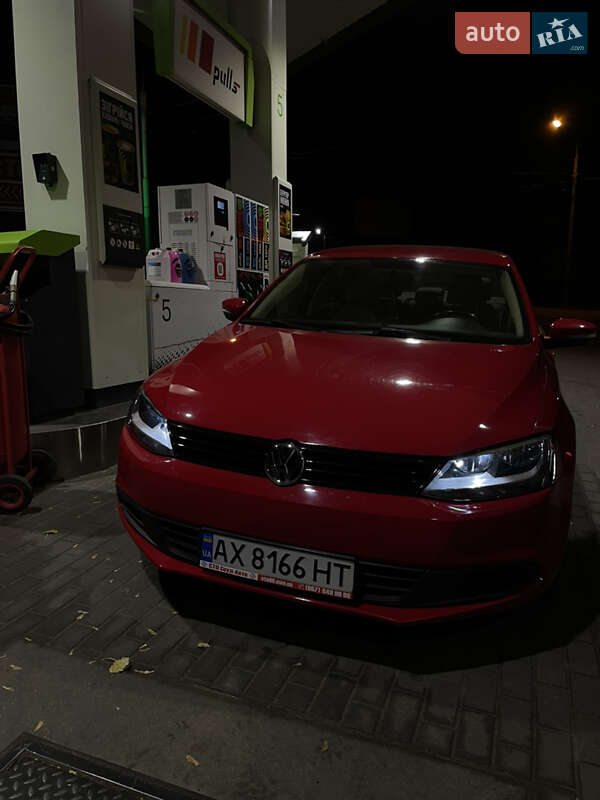 Седан Volkswagen Jetta 2013 в Харькове