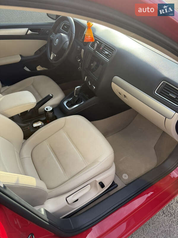 Седан Volkswagen Jetta 2013 в Харькове