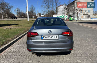 Седан Volkswagen Jetta 2016 в 
