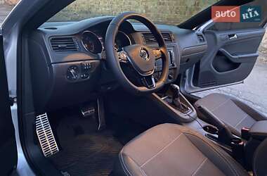 Седан Volkswagen Jetta 2015 в 