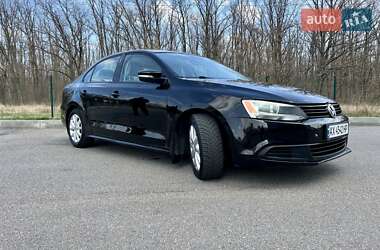 Седан Volkswagen Jetta 2012 в 