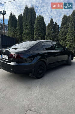 Седан Volkswagen Jetta 2011 в 