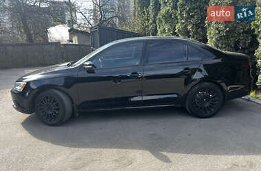 Седан Volkswagen Jetta 2011 в 