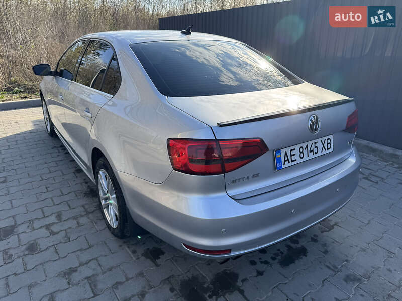 Седан Volkswagen Jetta 2015 в Полтаві