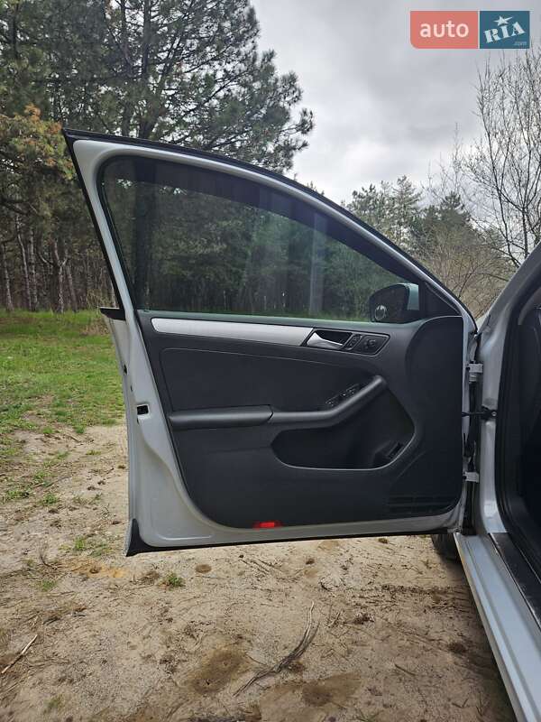 Седан Volkswagen Jetta 2017 в Запорожье