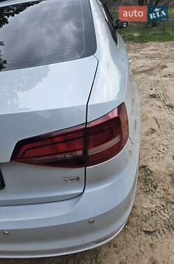 Седан Volkswagen Jetta 2017 в 