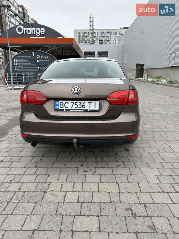 Седан Volkswagen Jetta 2011 в Львове