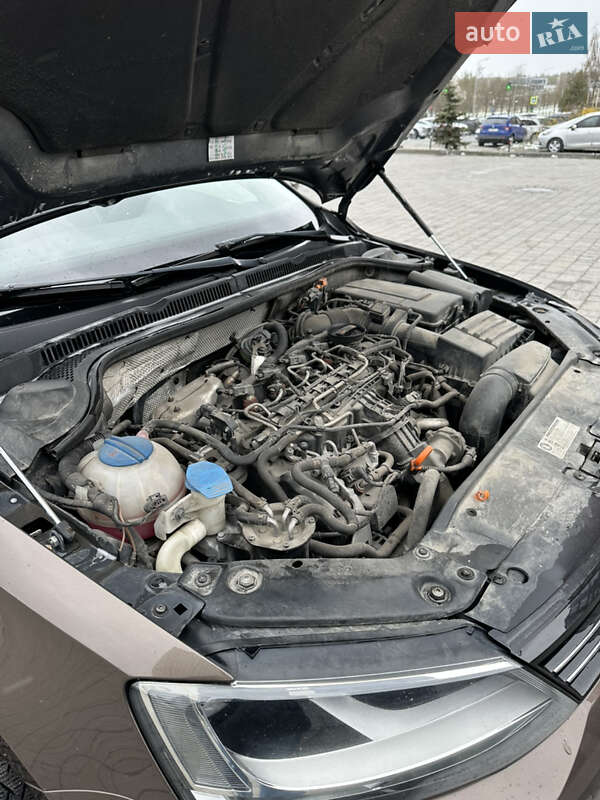 Седан Volkswagen Jetta 2011 в Львове