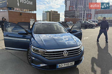 Седан Volkswagen Jetta 2018 в Киеве