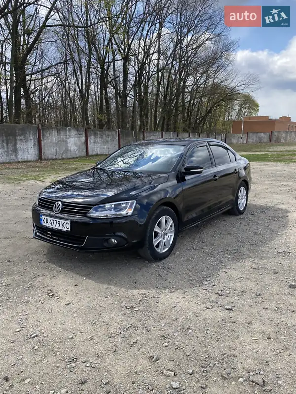 Седан Volkswagen Jetta 2011 в 