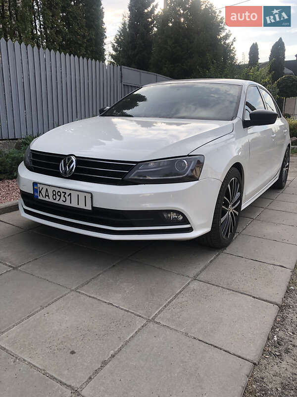 Седан Volkswagen Jetta 2014 в 