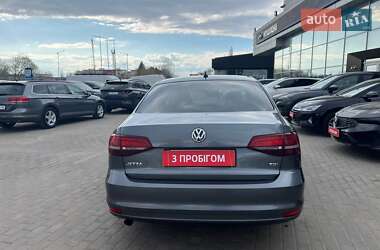 Седан Volkswagen Jetta 2016 в 