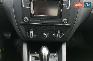 Седан Volkswagen Jetta 2017 в 