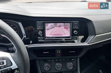 Седан Volkswagen Jetta 2021 в 
