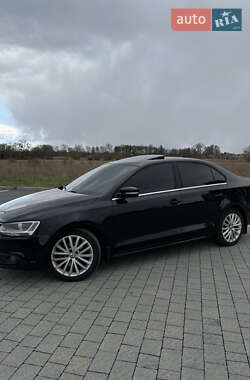 Седан Volkswagen Jetta 2012 в 
