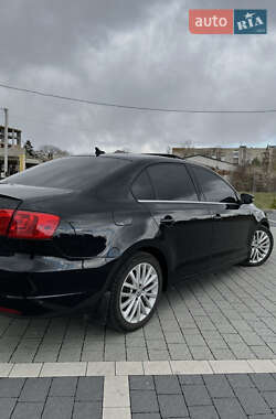 Седан Volkswagen Jetta 2012 в 