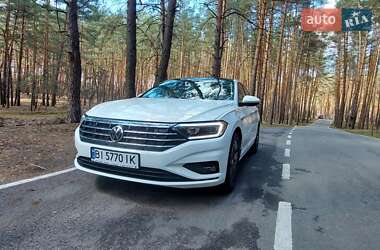 Седан Volkswagen Jetta 2018 в 