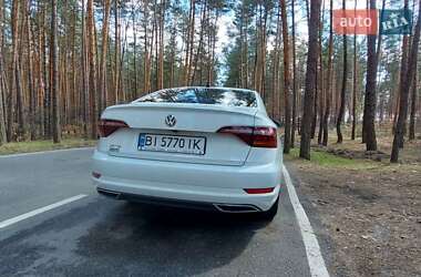 Седан Volkswagen Jetta 2018 в 