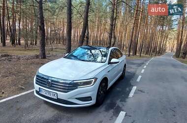 Седан Volkswagen Jetta 2018 в 