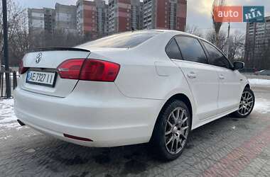 Седан Volkswagen Jetta 2012 в 