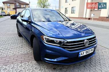 Седан Volkswagen Jetta 2018 в 