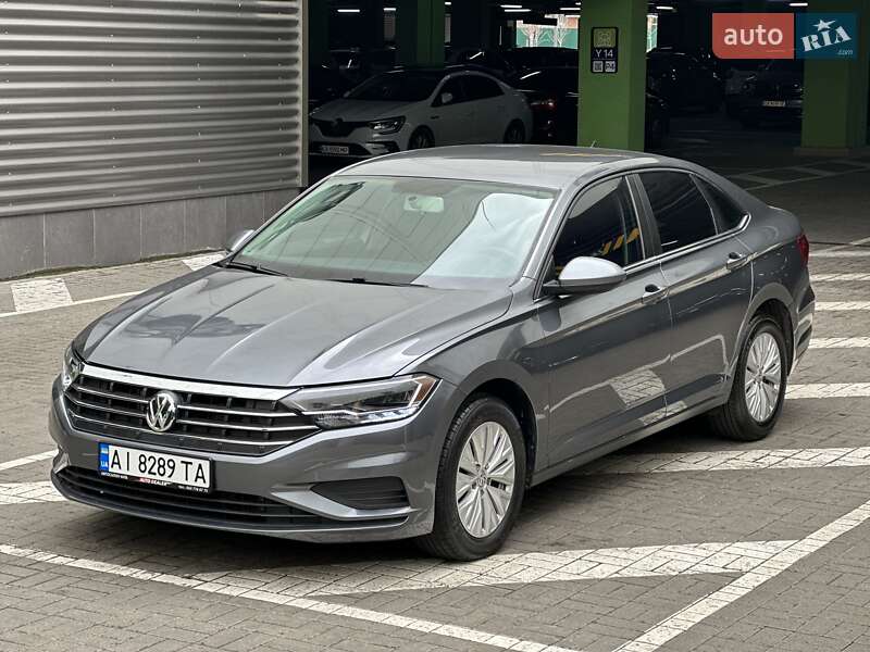 Седан Volkswagen Jetta 2019 в Києві