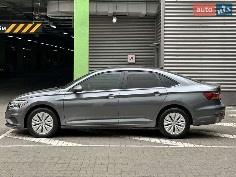 Седан Volkswagen Jetta 2019 в Києві