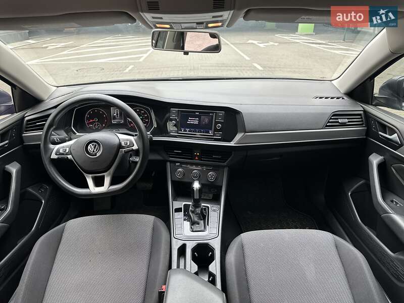 Седан Volkswagen Jetta 2019 в Києві