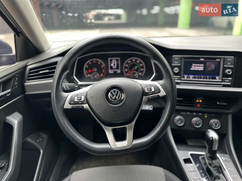 Седан Volkswagen Jetta 2019 в Києві