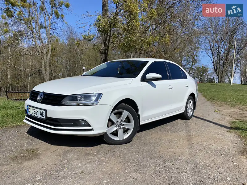 Седан Volkswagen Jetta 2016 в 