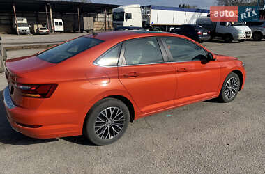 Седан Volkswagen Jetta 2018 в 