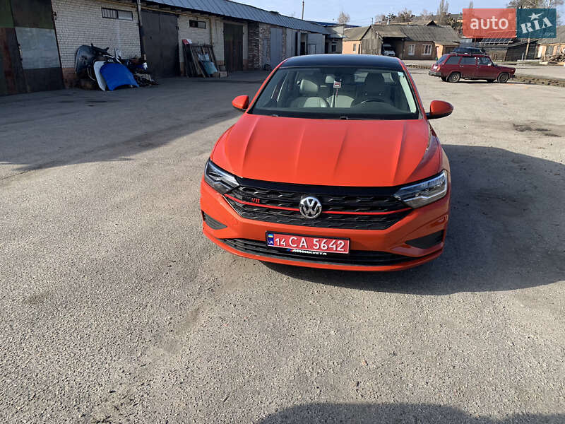 Седан Volkswagen Jetta 2018 в 