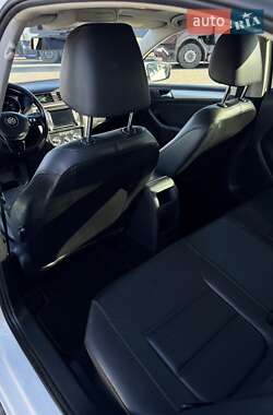 Седан Volkswagen Jetta 2015 в 