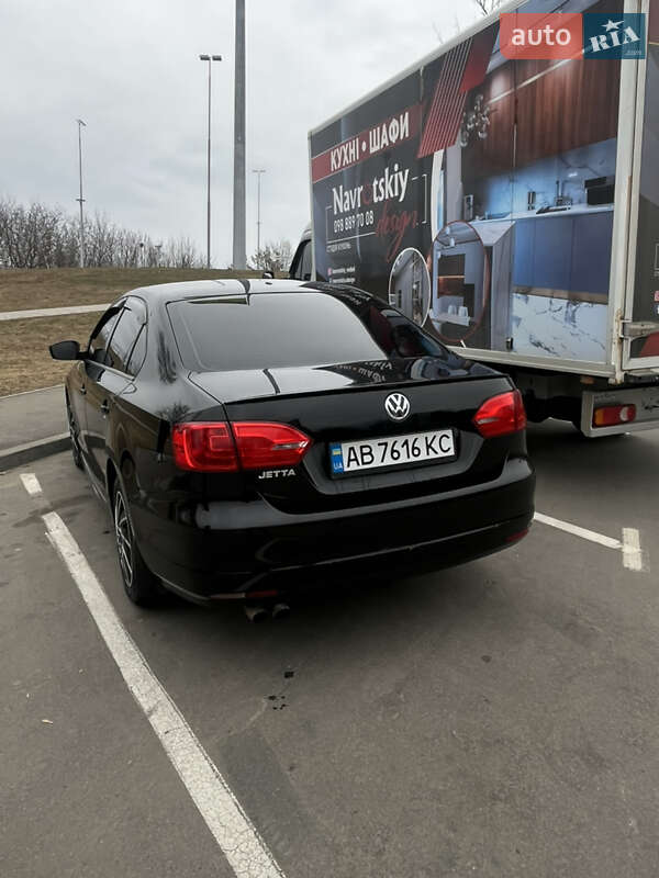 Седан Volkswagen Jetta 2012 в Виннице