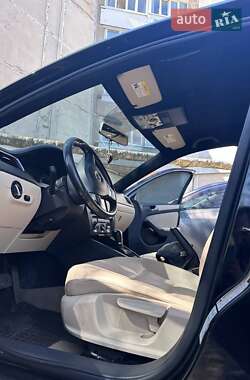 Седан Volkswagen Jetta 2011 в 