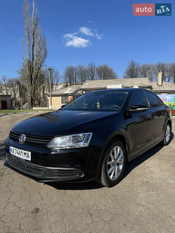 Седан Volkswagen Jetta 2011 в 