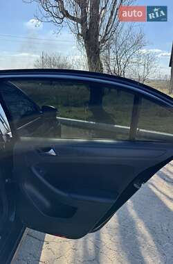 Седан Volkswagen Jetta 2011 в 