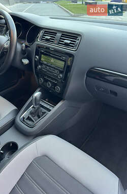 Седан Volkswagen Jetta 2015 в 