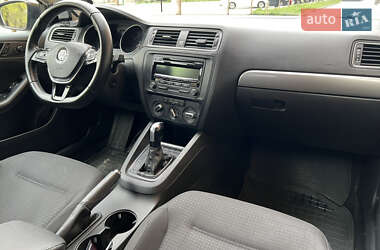 Седан Volkswagen Jetta 2014 в 