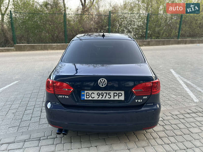 Седан Volkswagen Jetta 2014 в Львове