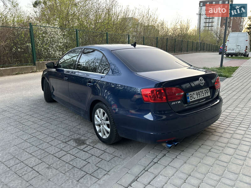 Седан Volkswagen Jetta 2014 в Львове