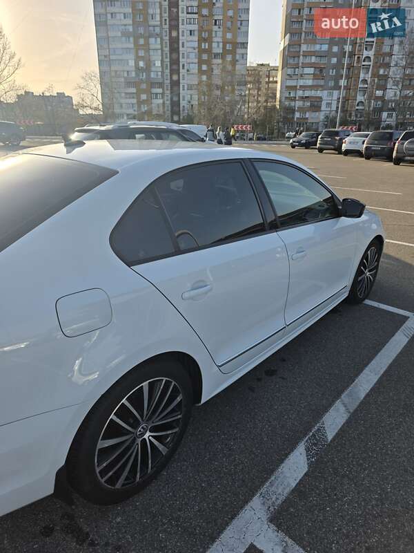 Седан Volkswagen Jetta 2016 в Києві