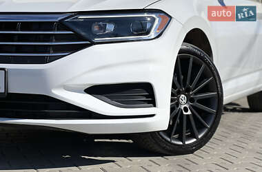 Седан Volkswagen Jetta 2018 в 