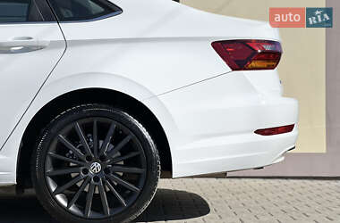 Седан Volkswagen Jetta 2018 в 
