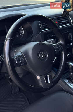 Седан Volkswagen Jetta 2013 в 