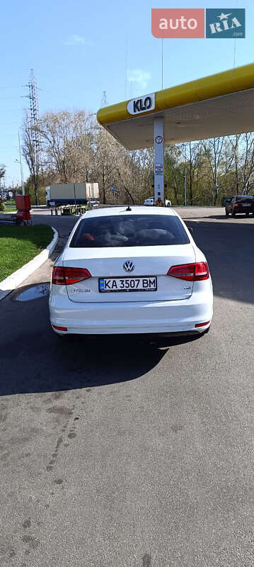 Седан Volkswagen Jetta 2015 в Киеве