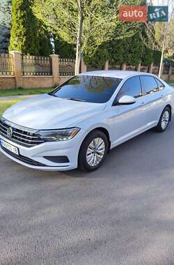 Седан Volkswagen Jetta 2018 в 
