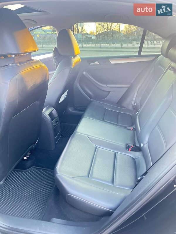 Седан Volkswagen Jetta 2013 в Первомайську