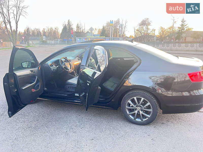 Седан Volkswagen Jetta 2013 в Первомайську