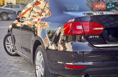 Седан Volkswagen Jetta 2013 в 